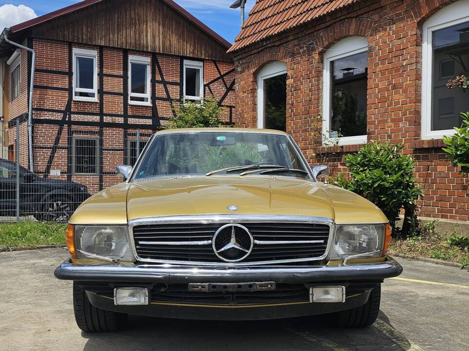 Imagen 3/10 de Mercedes-Benz 350 SLC (1972)