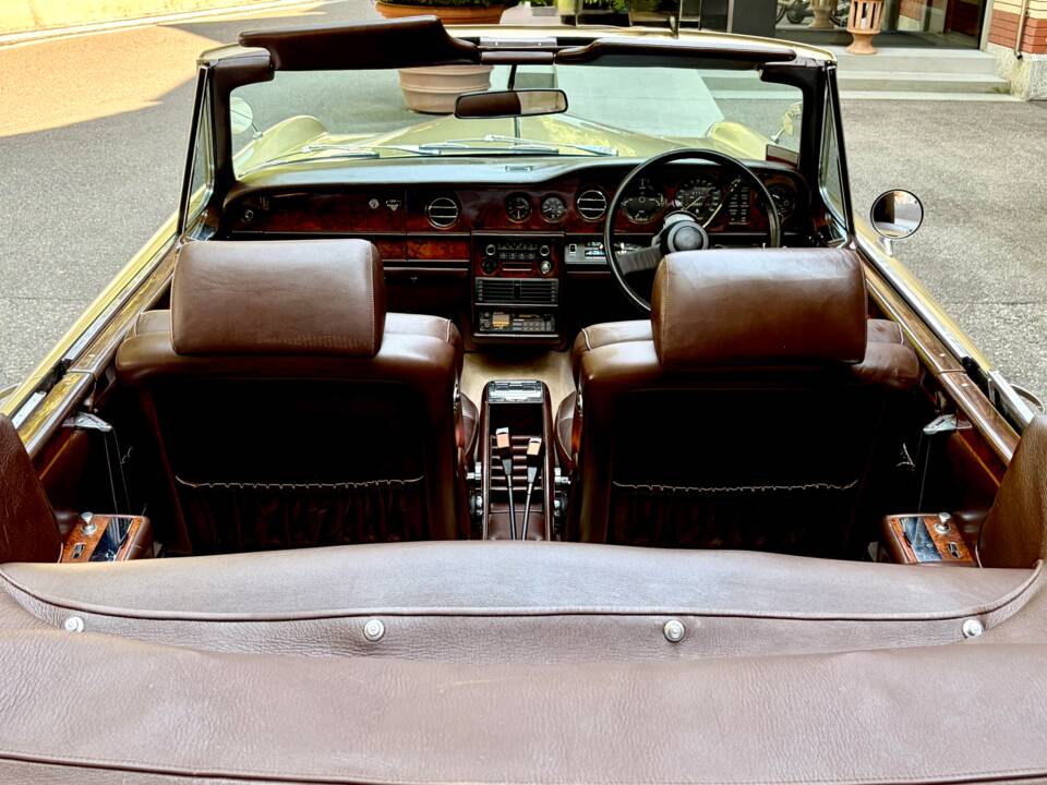 Image 8/17 of Rolls-Royce Corniche I (1976)