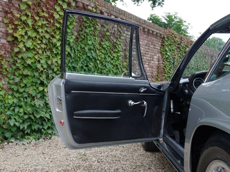 Image 21/50 of Maserati Mistral 4000 (1966)