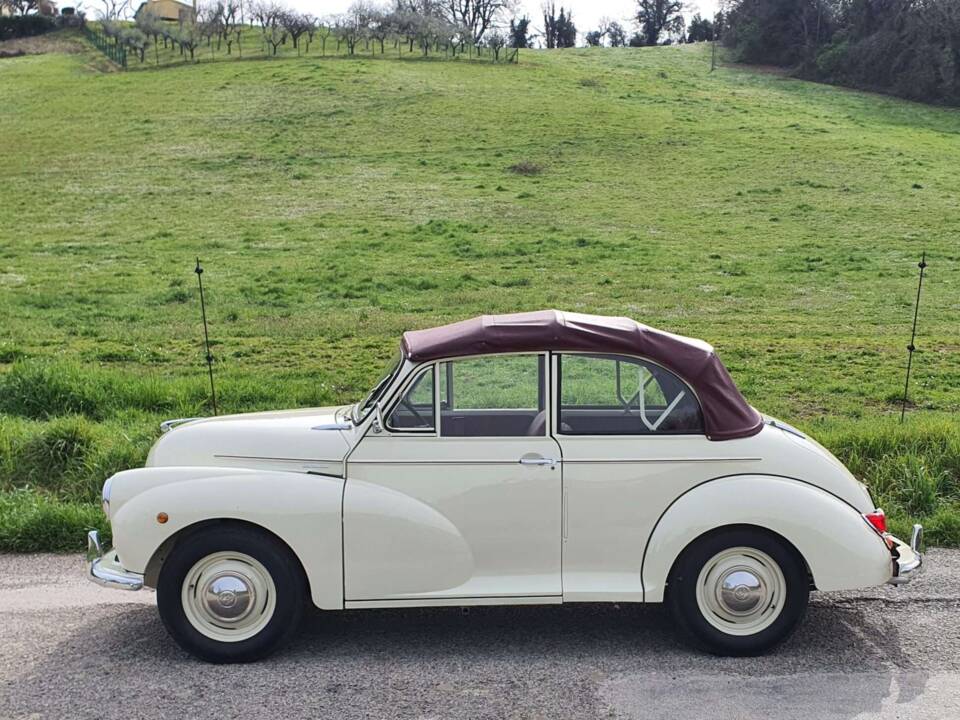 Image 6/66 of Morris Minor 1000 Tourer (1961)