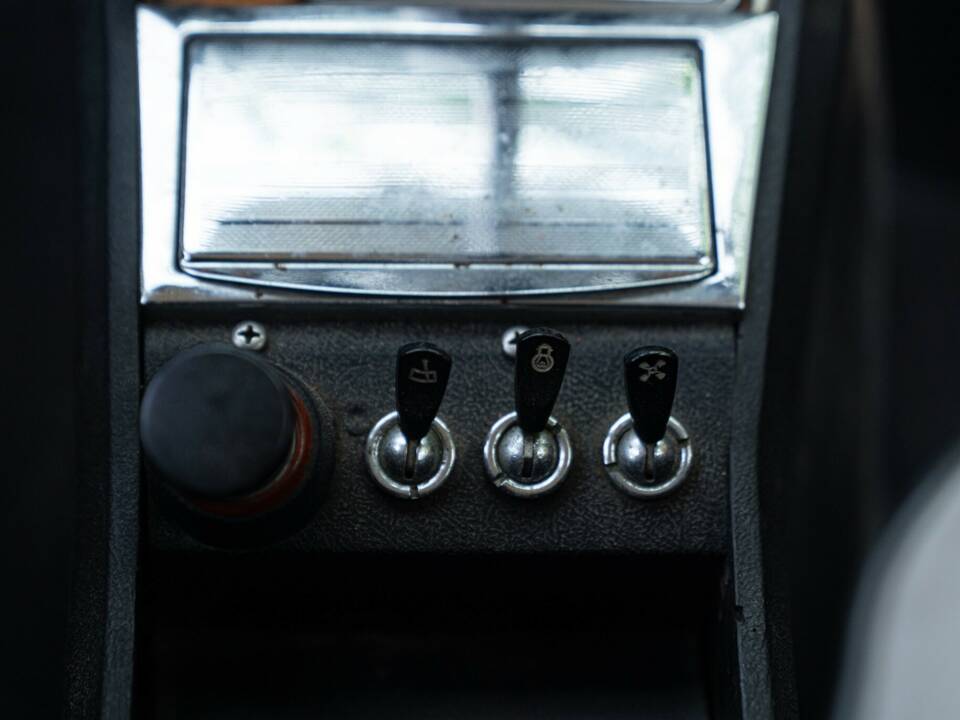 Immagine 40/50 di Alfa Romeo Giulia Nuova Super 1300 (1974)