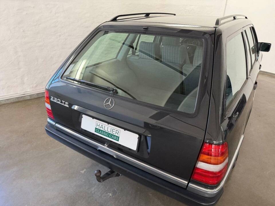 Image 23/43 of Mercedes-Benz 230 TE (1992)