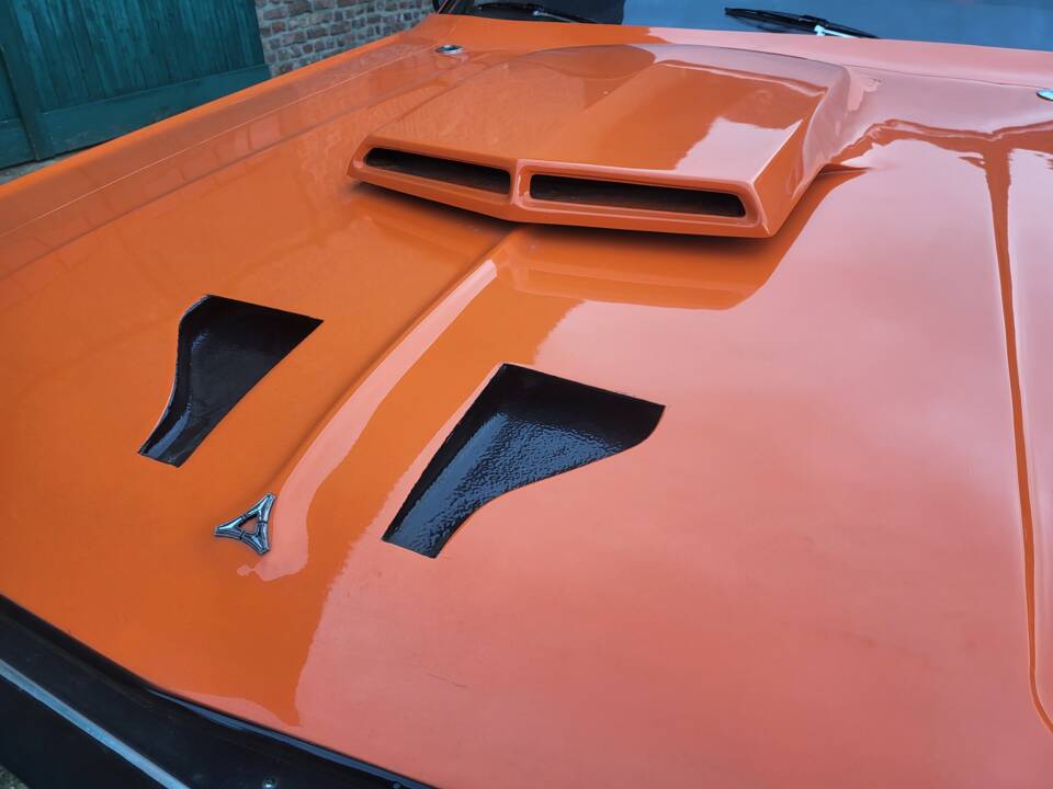 Image 23/46 de Dodge Challenger R&#x2F;T 440 Six-Pack (1970)