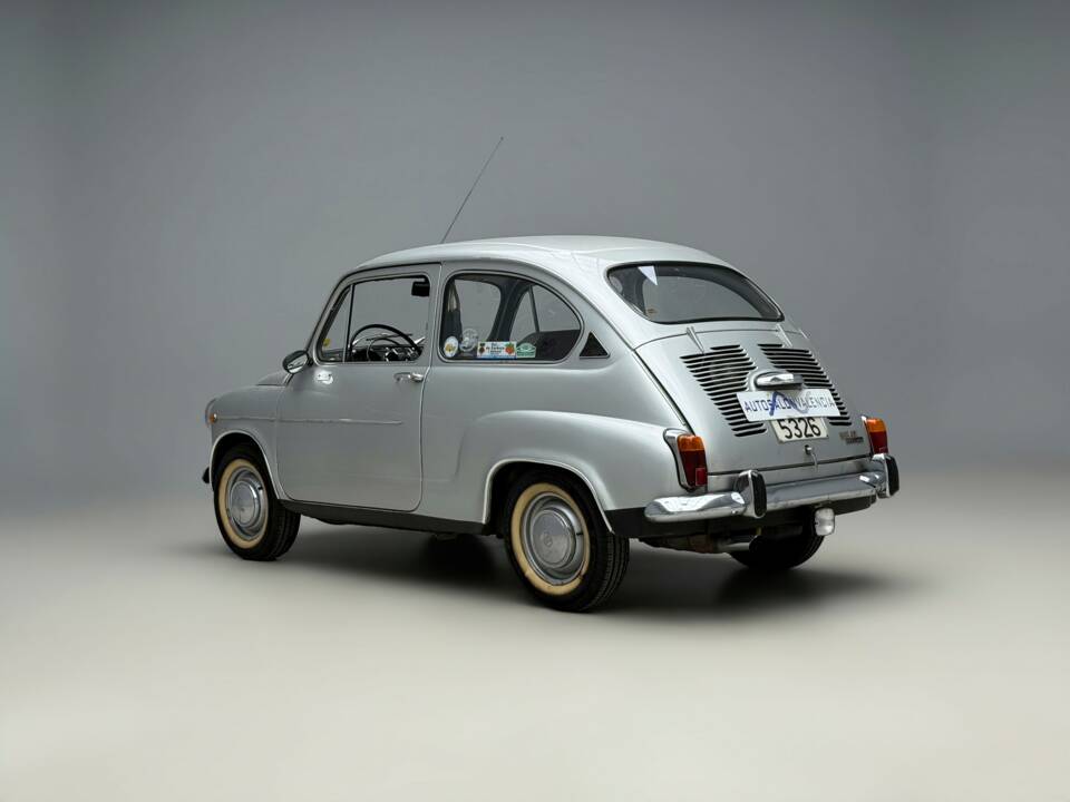 Immagine 6/20 di SEAT 600 L (1972)