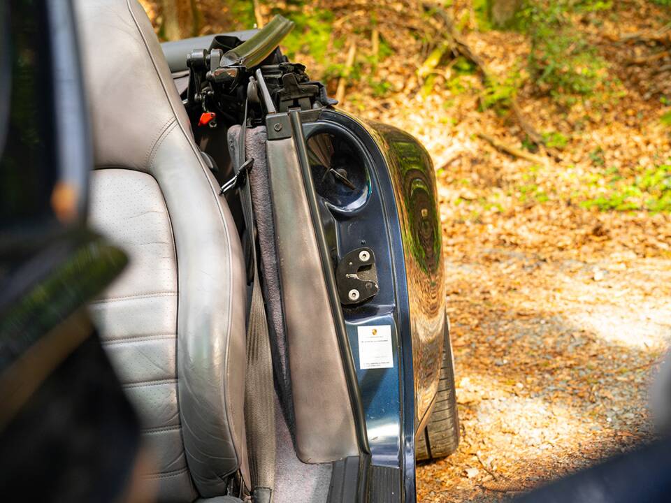 Immagine 31/47 di Porsche 911 Carrera (1994)