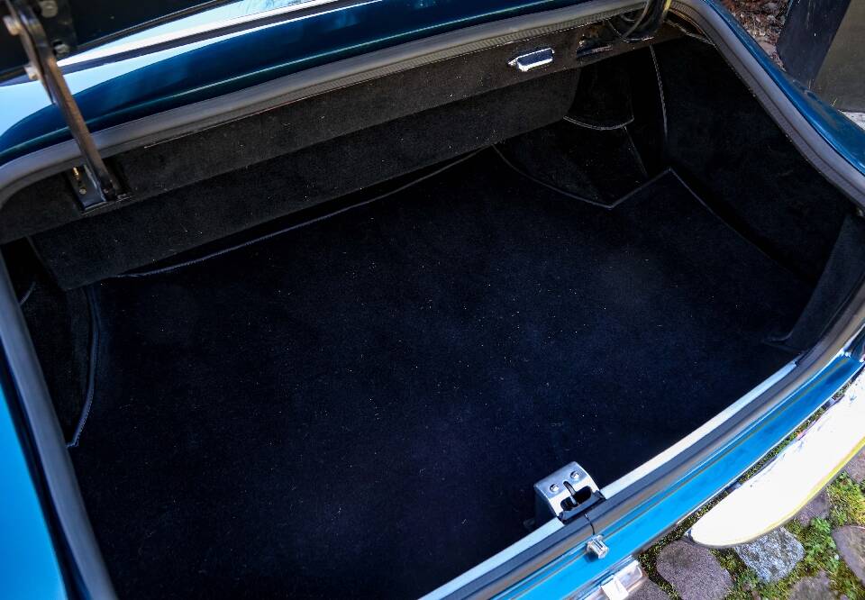 Bild 21/30 von Aston Martin DB 6 Vantage (1966)