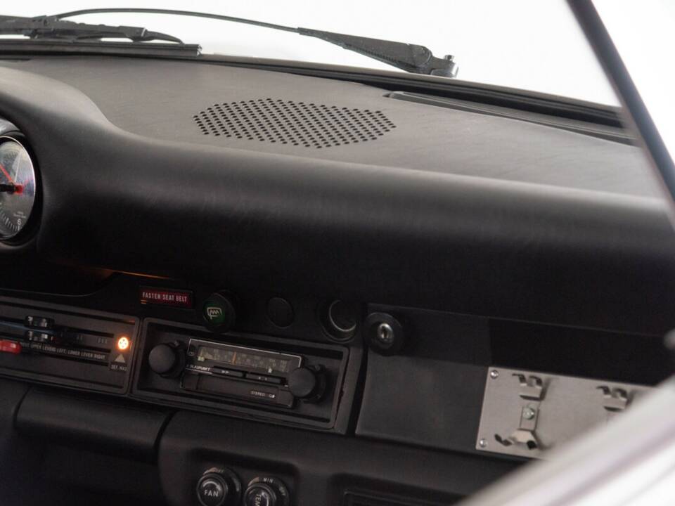 Image 36/50 de Porsche 911 Carrera 2.7 (US) (1974)