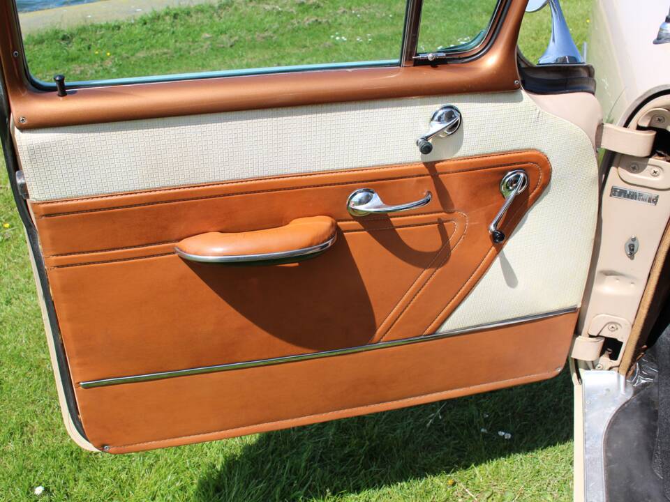 Image 23/29 of Buick 60 Century (1954)