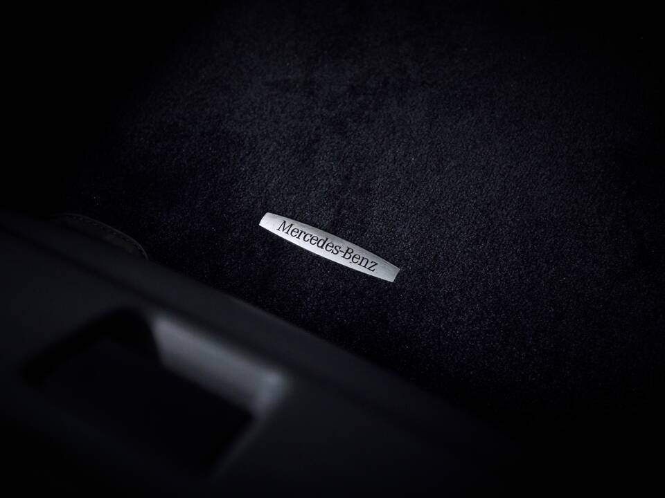 Image 64/99 de Mercedes-Benz SL 55 AMG (2005)