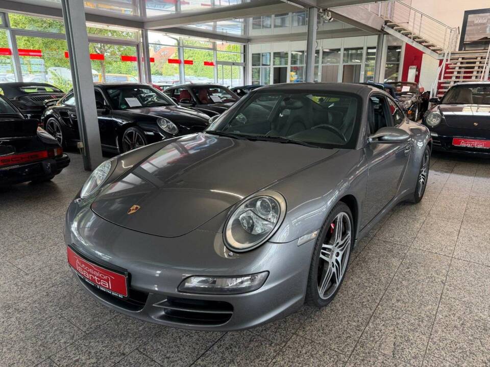 Bild 22/27 von Porsche 911 Carrera 4S (2007)