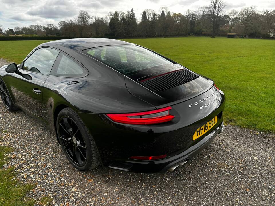 Image 21/42 of Porsche 911 Carrera S (2018)