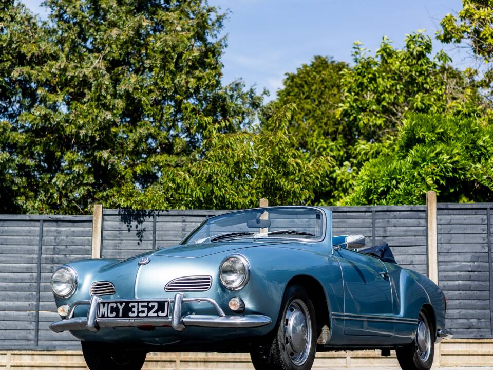 Image 24/50 of Volkswagen Karmann Ghia 1500 (1971)
