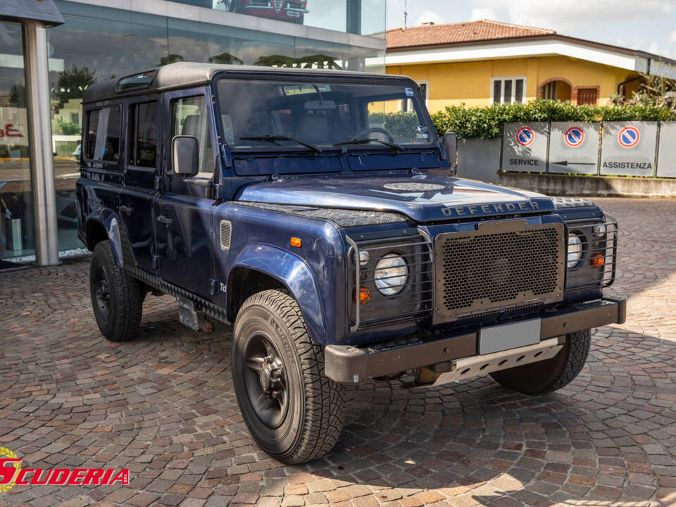 Bild 7/36 von Land Rover Defender 110 Td5 (2001)