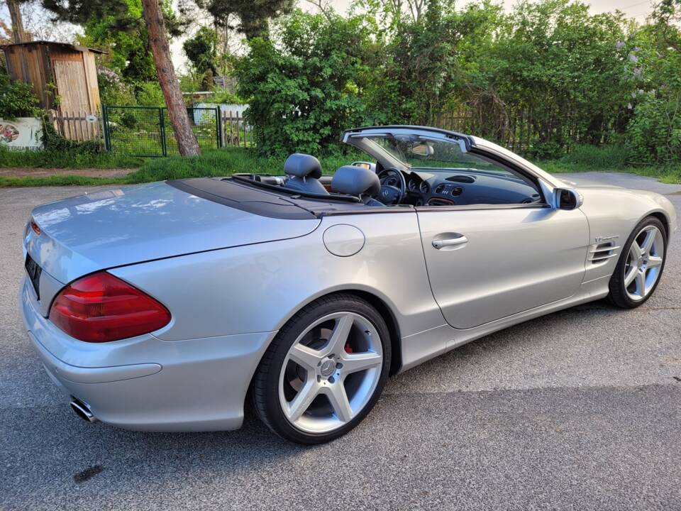 Bild 19/97 von Mercedes-Benz SL 500 (2004)