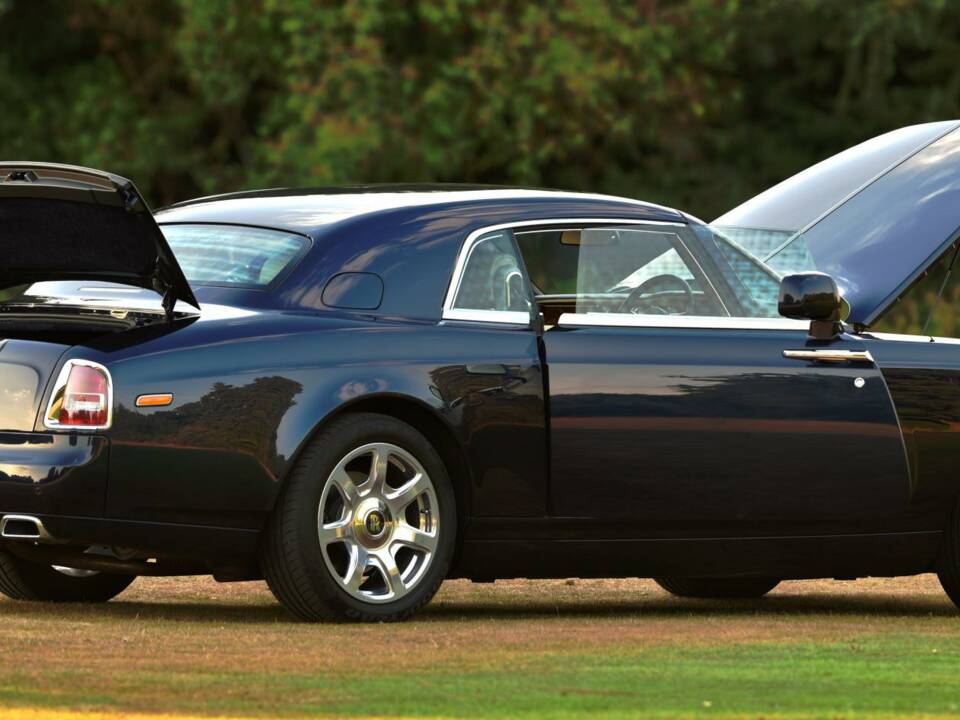 Image 26/50 of Rolls-Royce Phantom Coupé (2010)