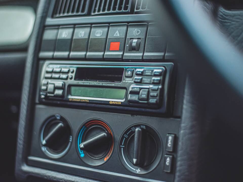 Image 35/45 of Audi RS2 Avant (1994)