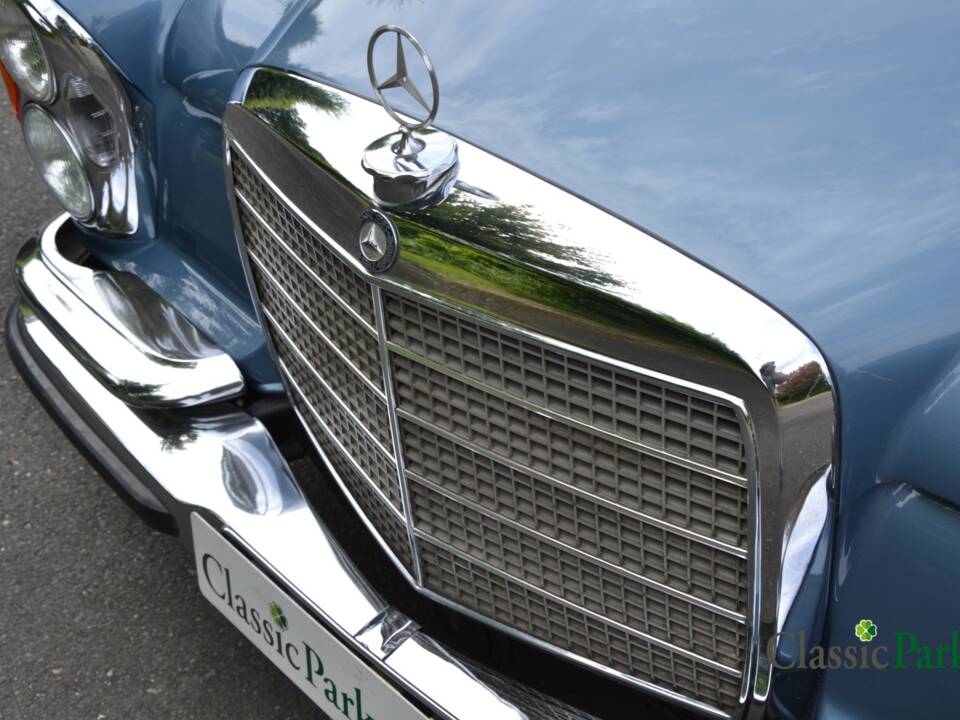 Bild 43/50 von Mercedes-Benz 280 SE 3,5 (1971)