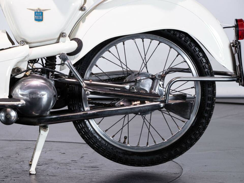 Image 12/50 of Aermacchi Zeffiro 125 (1956)