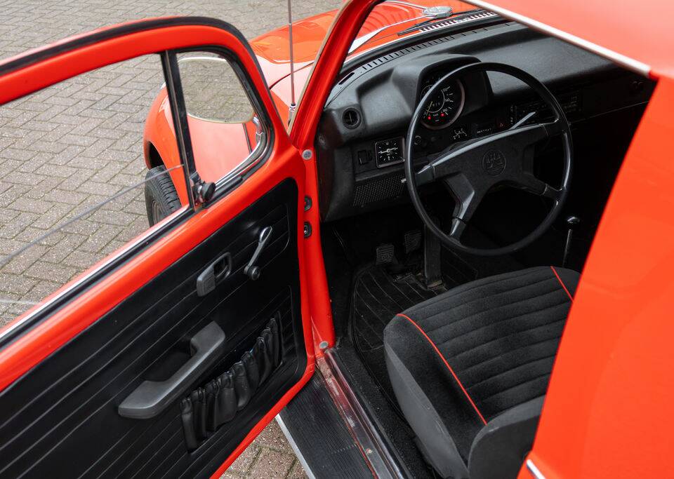 Image 2/8 of Volkswagen Beetle 1303 S (1973)
