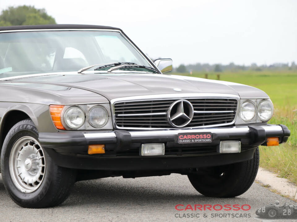 Image 21/42 of Mercedes-Benz 380 SL (1982)