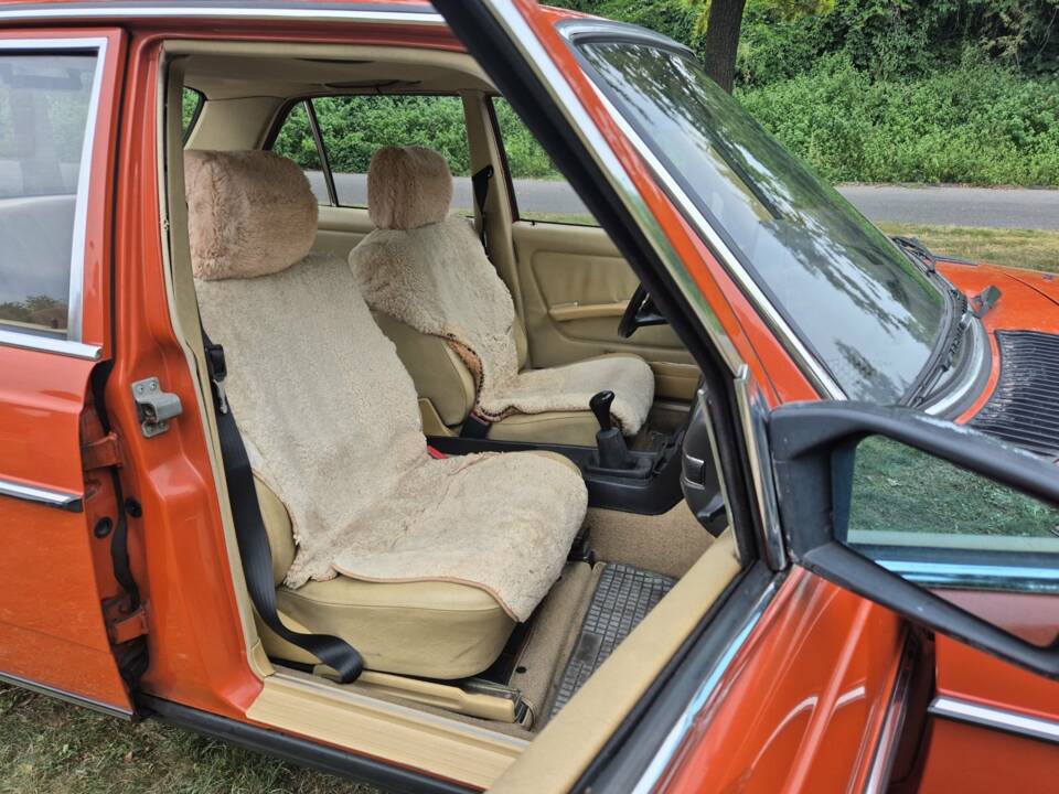 Image 19/41 of Mercedes-Benz 200 D (1981)