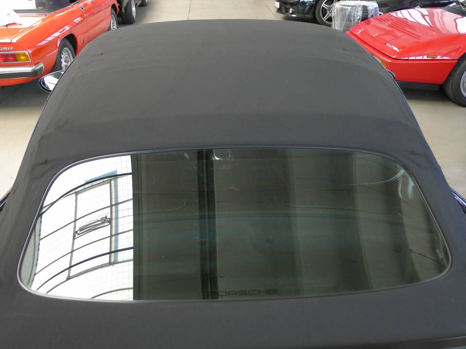 Image 21/41 of Porsche 911 Carrera 4S (2004)