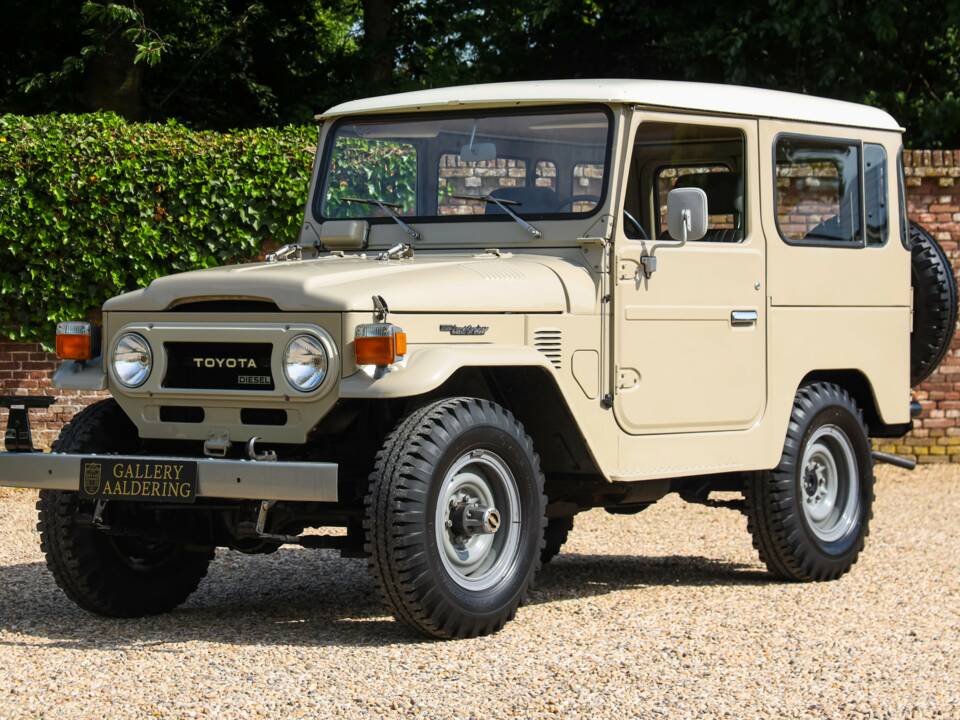 Bild 12/50 von Toyota Land Cruiser BJ 40 (1977)