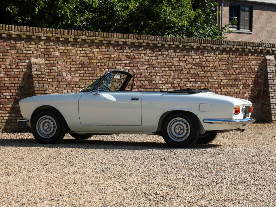 Image 29/50 of Alfa Romeo Giulia 1600 GTC (1966)