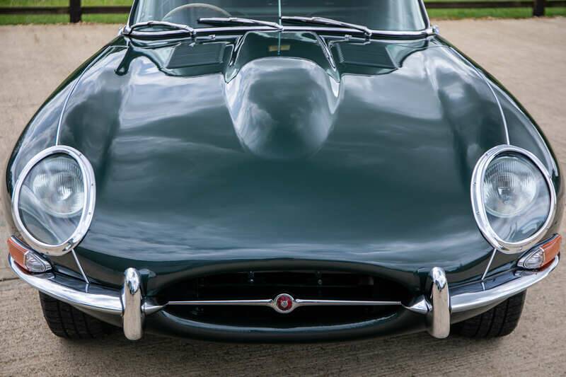 Image 21/36 de Jaguar E-Type (1967)