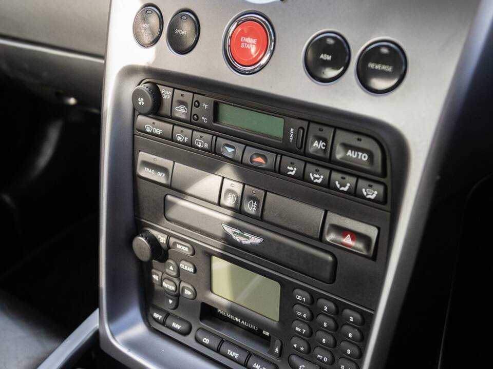 Image 27/30 of Aston Martin V12 Vanquish (2002)