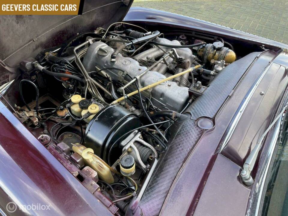 Image 12/13 of Mercedes-Benz 280 SL (1969)