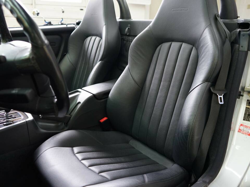 Immagine 30/50 di Mercedes-Benz SLK 32 AMG (2002)