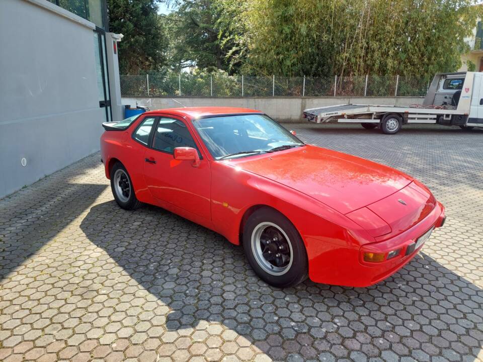 Image 3/17 de Porsche 944 (1984)