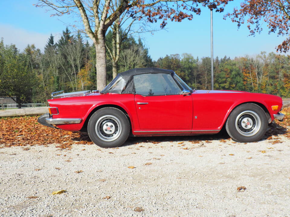 Immagine 2/9 di Triumph TR 6 (1976)