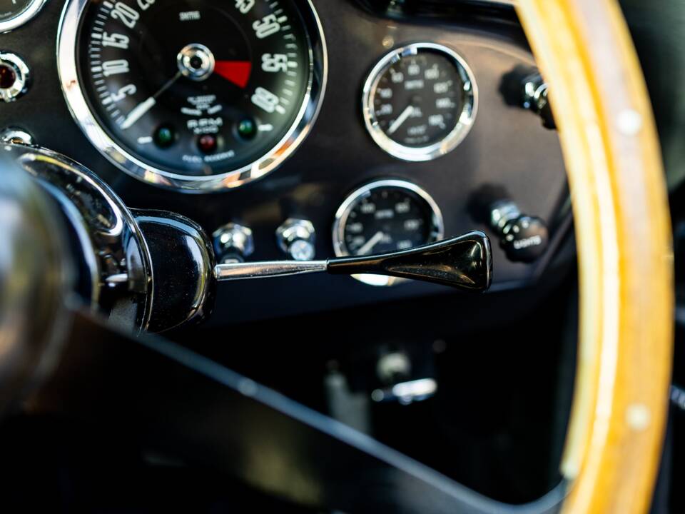 Bild 20/43 von Aston Martin DB 6 Vantage (1967)