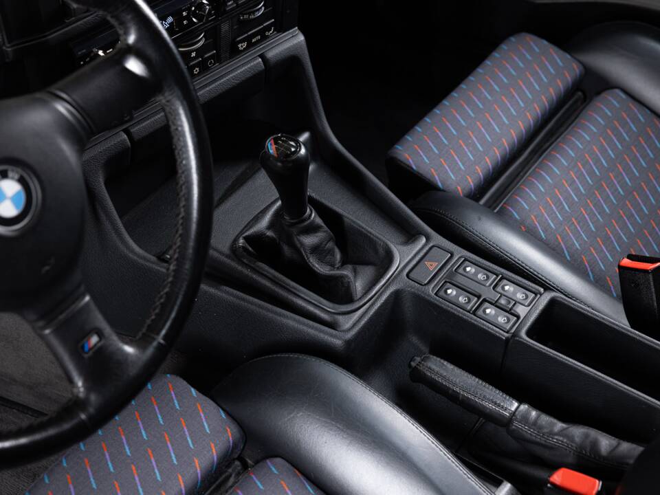 Bild 11/34 von BMW M5 (1993)