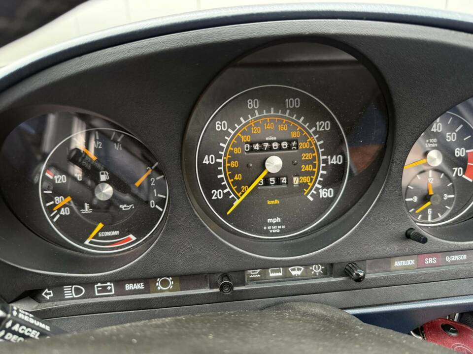 Image 31/50 of Mercedes-Benz 560 SL (1986)