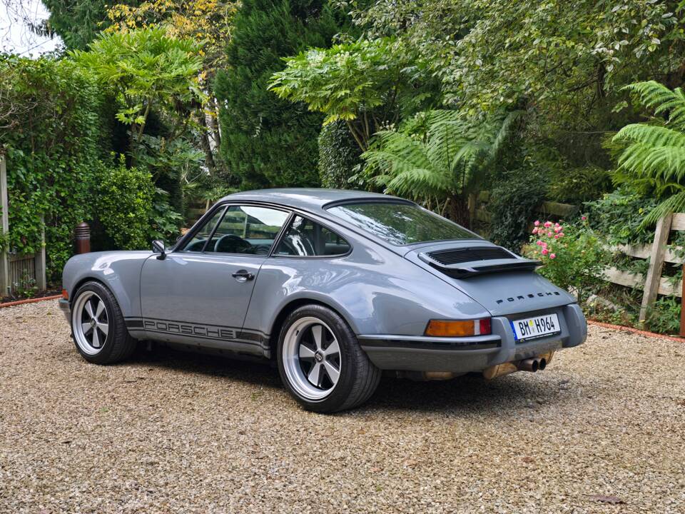 Image 46/100 of Porsche 911 Carrera 2 (1989)