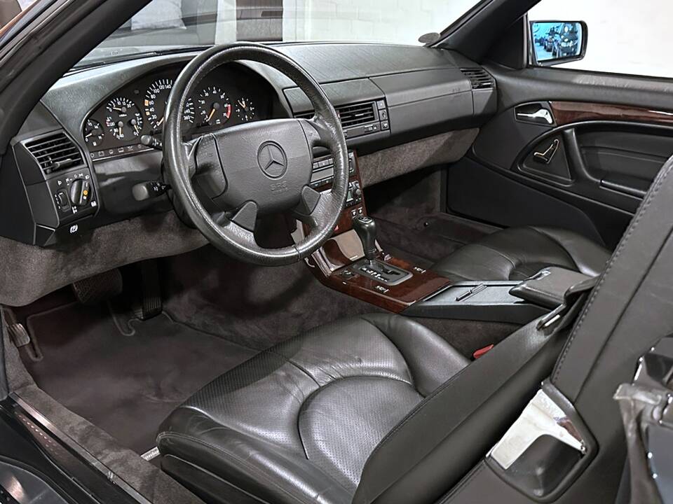 Bild 21/32 von Mercedes-Benz SL 500 (1997)
