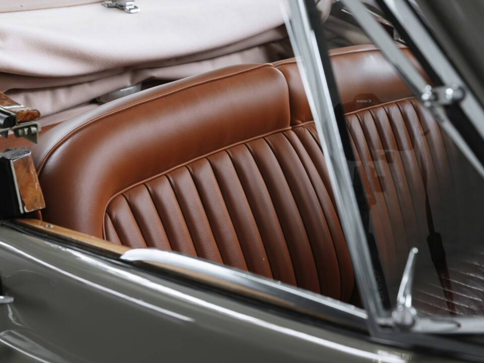 Bild 31/50 von Jaguar XK 120 DHC (1953)