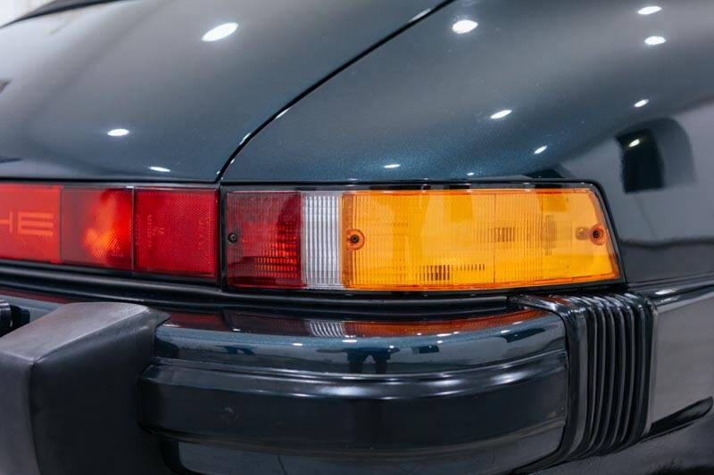 Bild 44/76 von Porsche 911 Carrera 3.2 "25 Jahre 911" (1989)