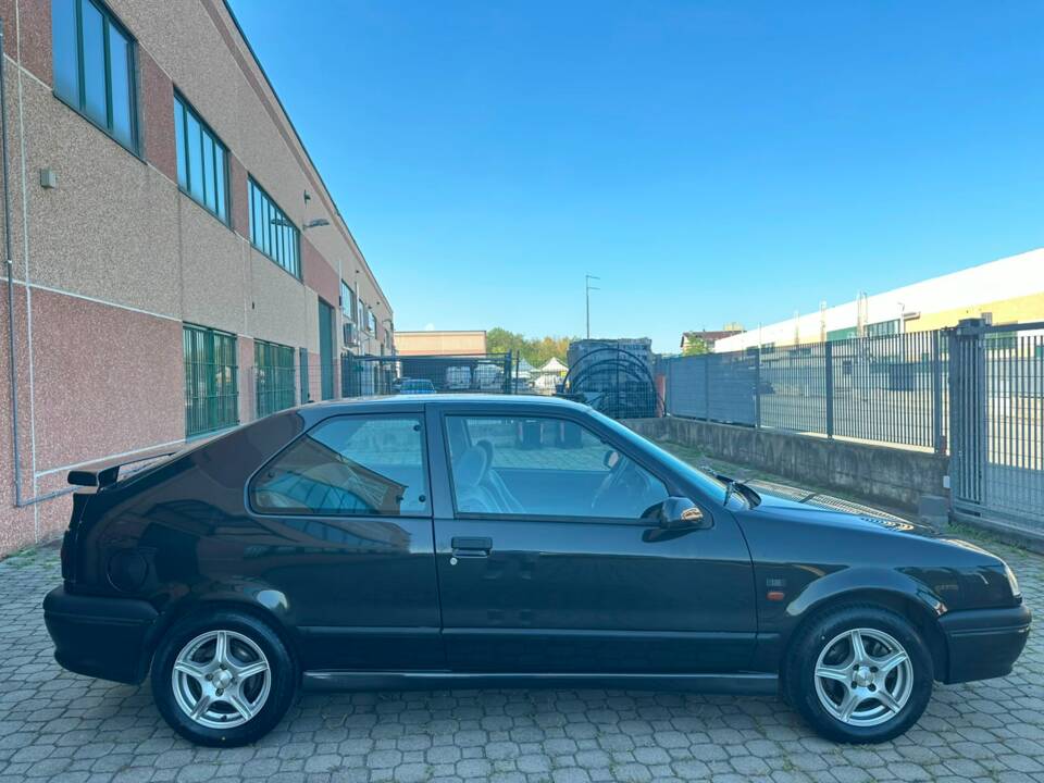 Image 3/20 de Renault R 19 1.7 TXE (1995)
