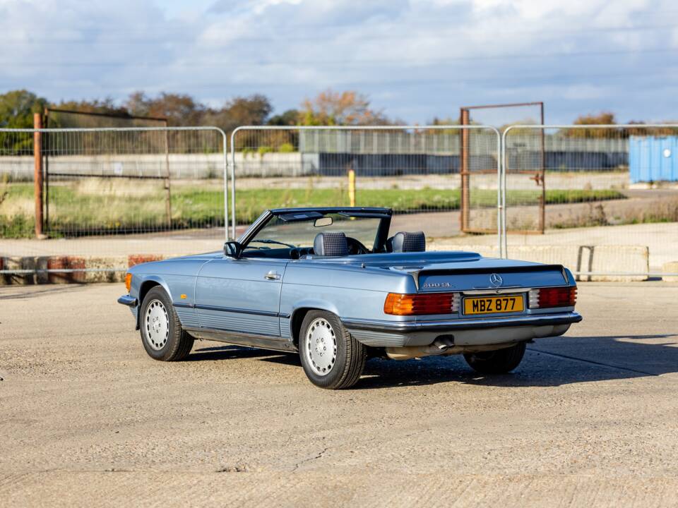 Image 19/47 of Mercedes-Benz 300 SL (1987)