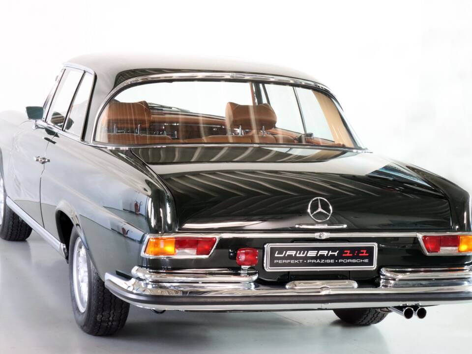 Image 9/99 of Mercedes-Benz 280 SE 3,5 (1971)