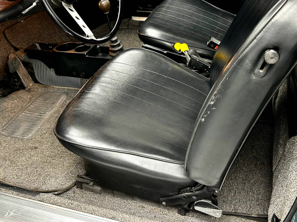 Image 7/11 of Volkswagen Karmann Ghia 1600 (1974)