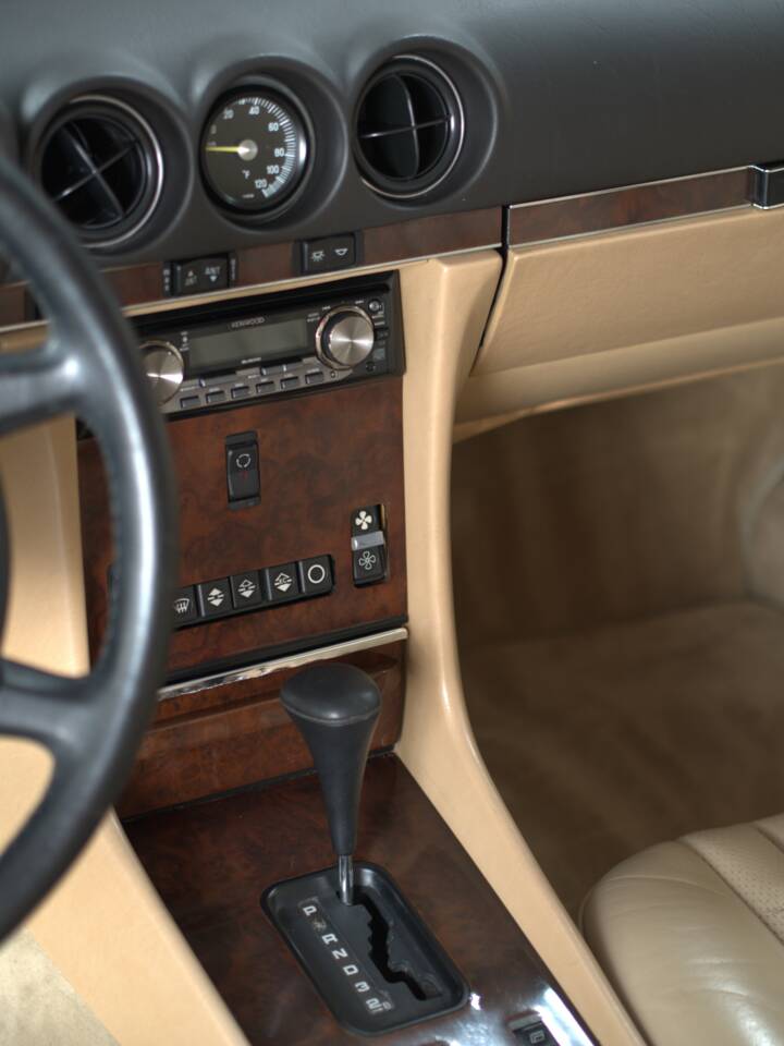 Image 41/47 de Mercedes-Benz 560 SL (1987)