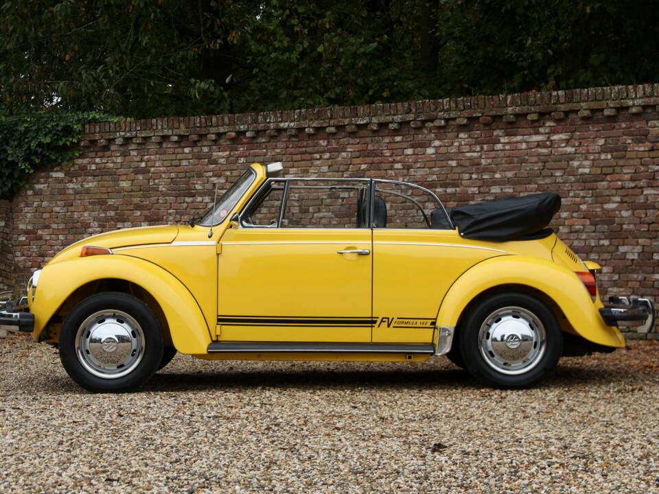 Image 33/50 de Volkswagen Beetle 1303 (1975)