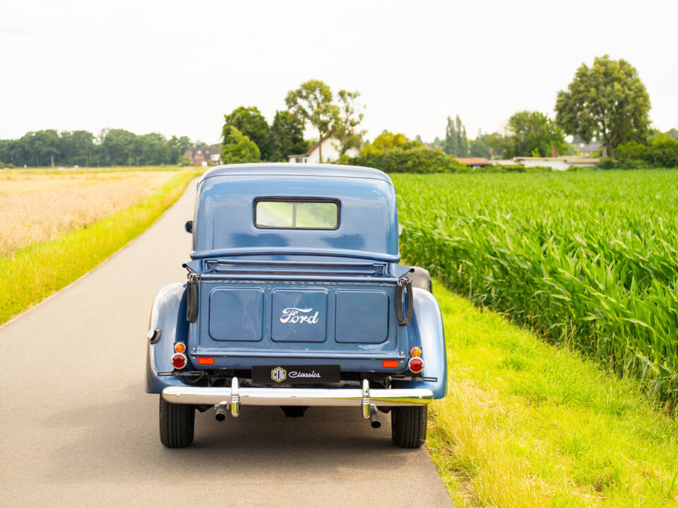 Image 6/83 of Ford V8 Model 46 Pick Up (1940)