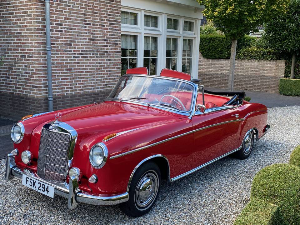 Immagine 8/25 di Mercedes-Benz 220 S Cabriolet (1959)