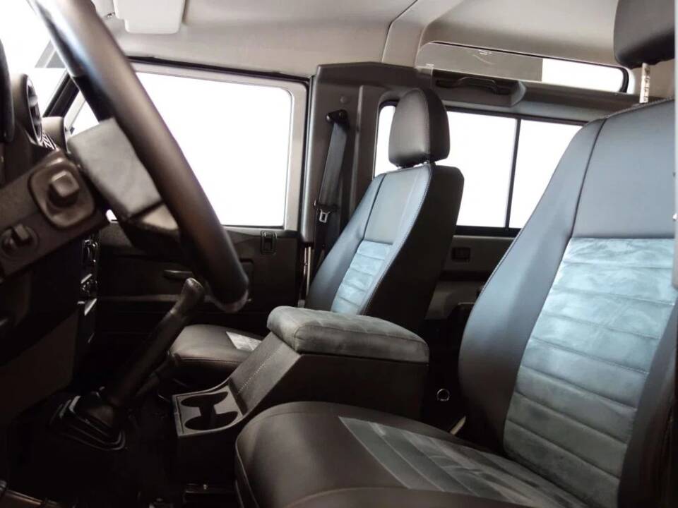 Image 11/15 of Land Rover Defender 90 (2010)